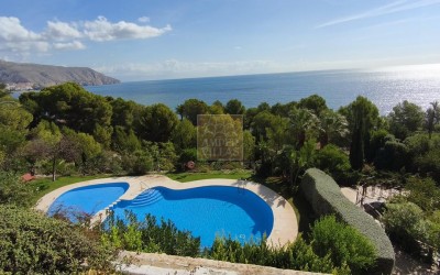 ESPECTACULAR APARTAMENTO EN PRIMERA LÍNEA DE MAR – VILLA GADEA, ALTEA